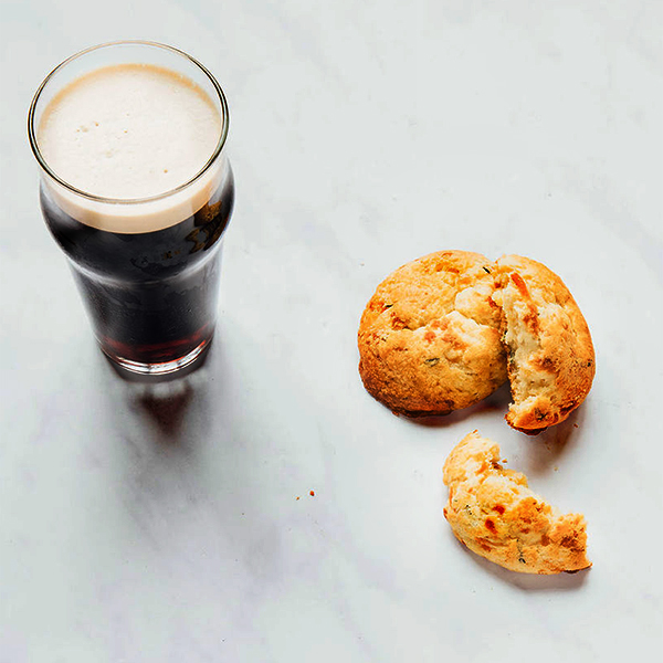 Cheddar Chive Wallace Scones and a Guiness Bier